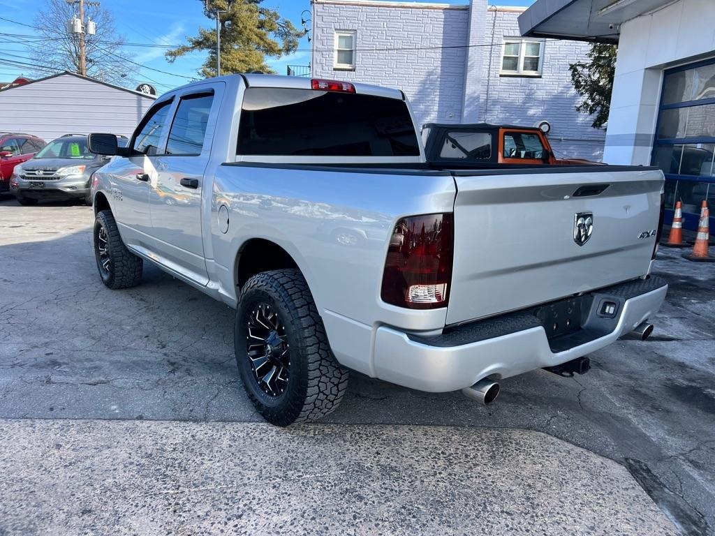 RAM 1500 Tradesman Crew Cab SWB 4WD 2016