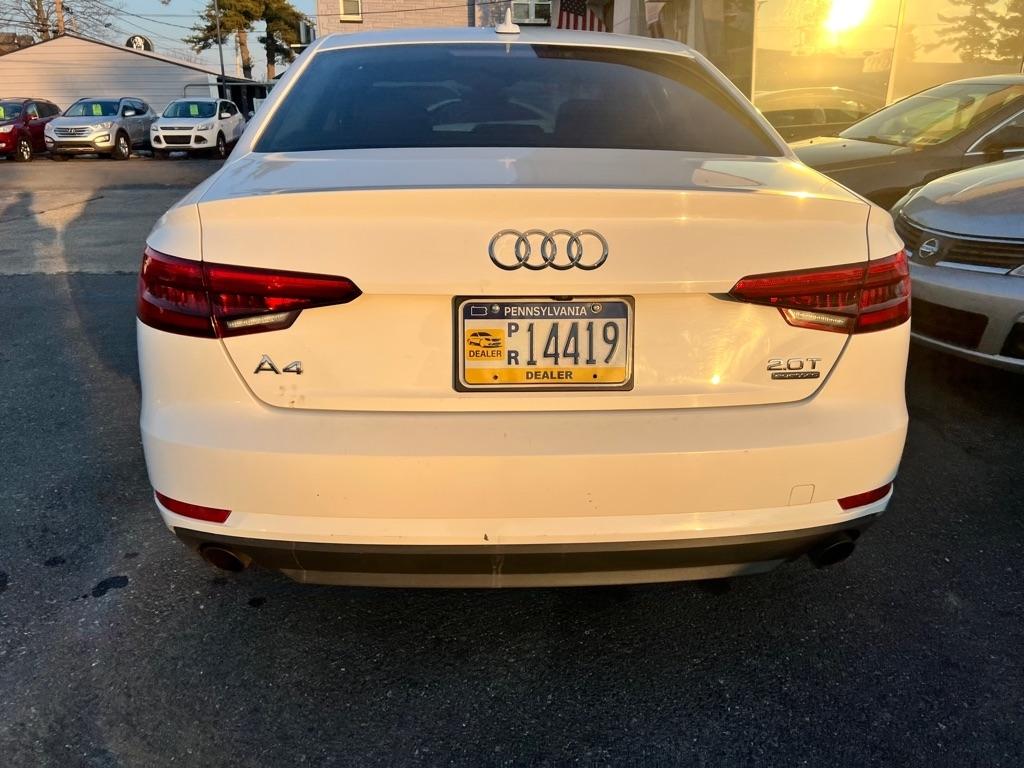 Audi A4 2.0T Premium quattro Sedan 2017