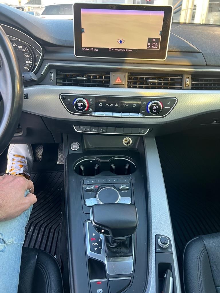 Audi A4 2.0T Premium quattro Sedan 2017