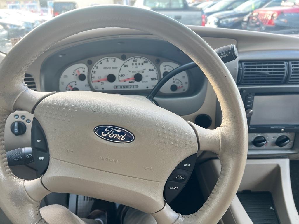 Ford Explorer Sport Trac XLS 4WD 2003