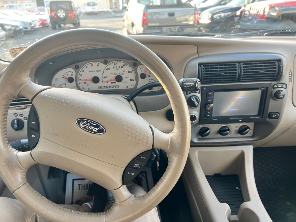 Ford Explorer Sport Trac XLS 4WD 2003