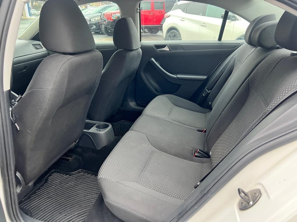 Volkswagen Jetta S 2013