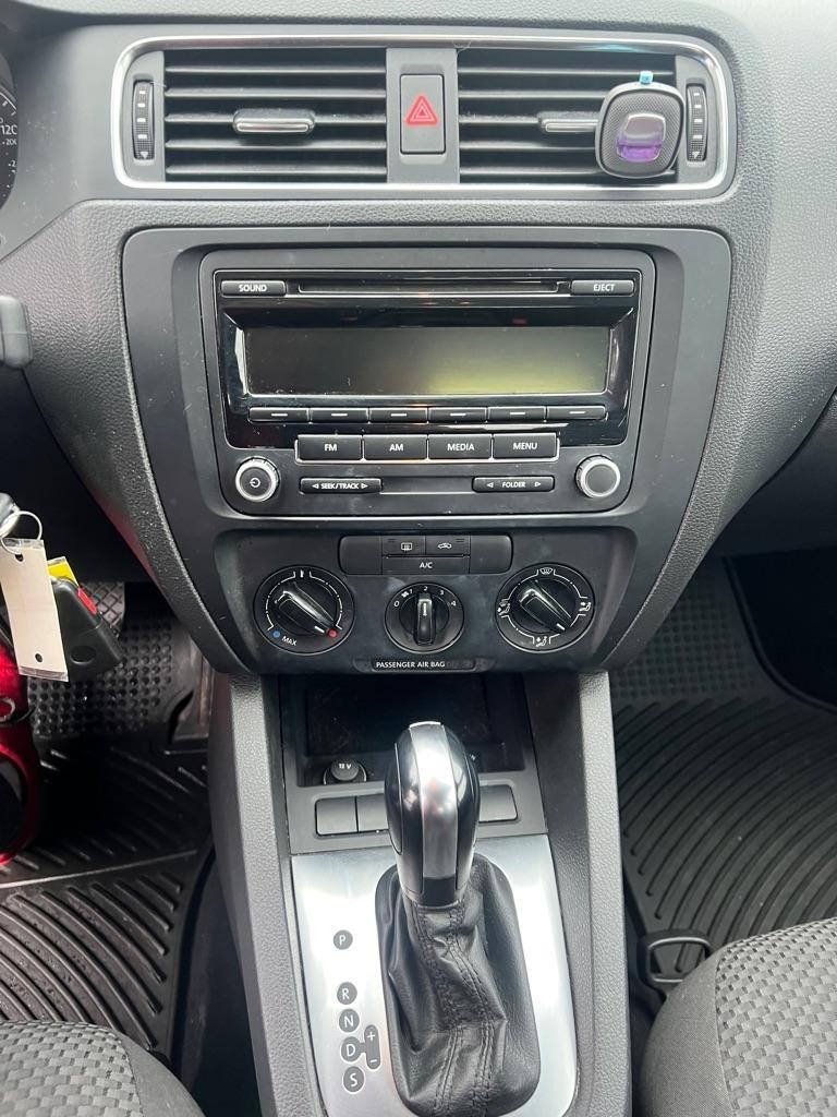 Volkswagen Jetta S 2013