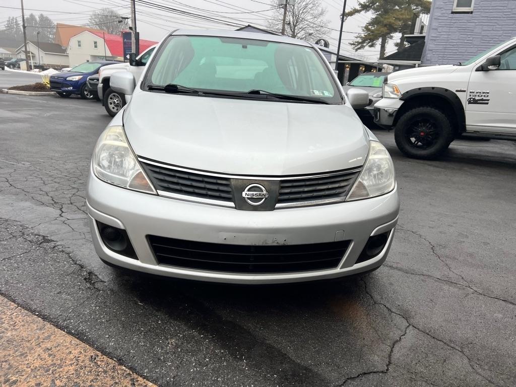 Nissan Versa 1.8 S Hatchback 2009