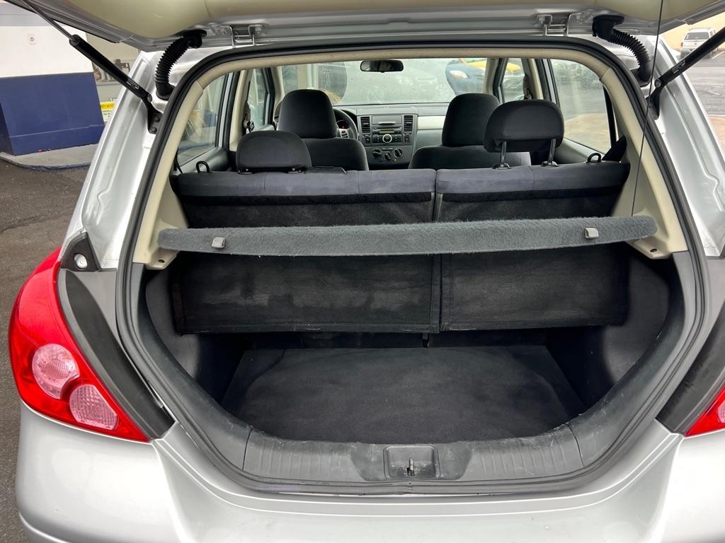 Nissan Versa 1.8 S Hatchback 2009