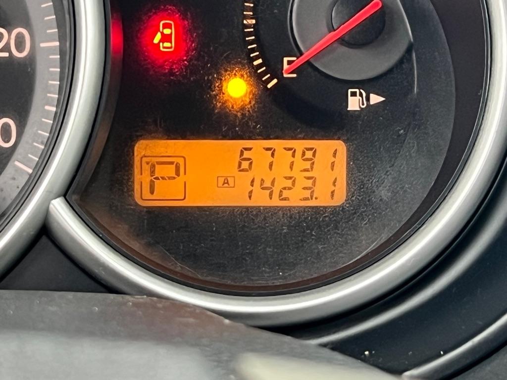 Nissan Versa 1.8 S Hatchback 2009