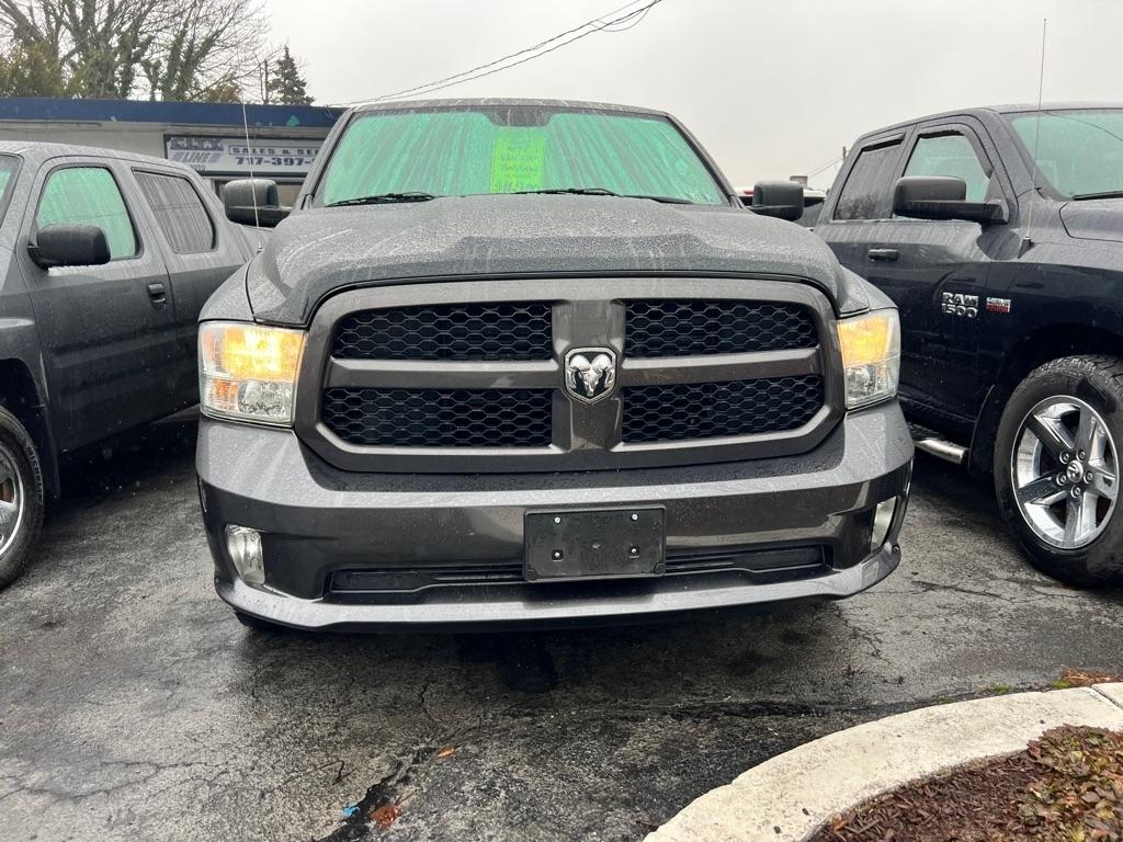 RAM 1500 Tradesman Quad Cab 4WD 2017
