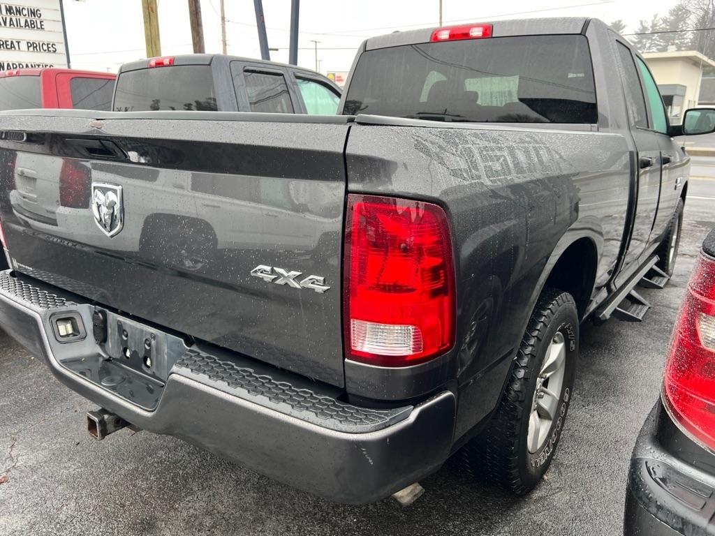 RAM 1500 Tradesman Quad Cab 4WD 2017