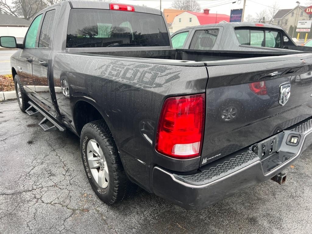 RAM 1500 Tradesman Quad Cab 4WD 2017