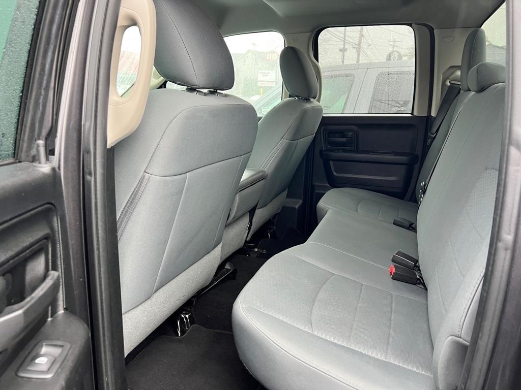 RAM 1500 Tradesman Quad Cab 4WD 2017