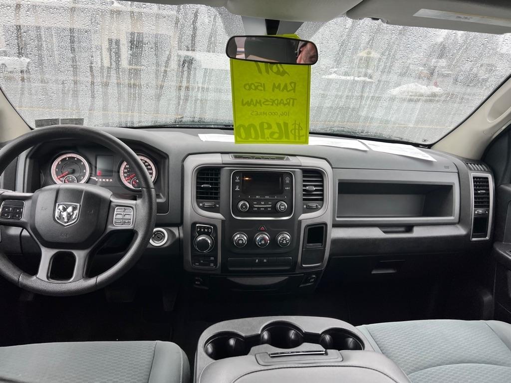 RAM 1500 Tradesman Quad Cab 4WD 2017