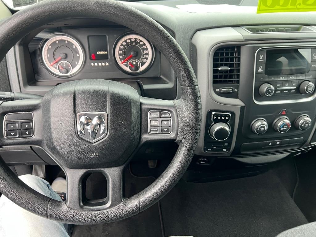 RAM 1500 Tradesman Quad Cab 4WD 2017