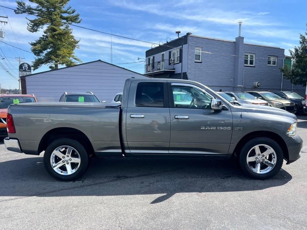 Dodge 1500 SLT Quad Cab 4WD 2011