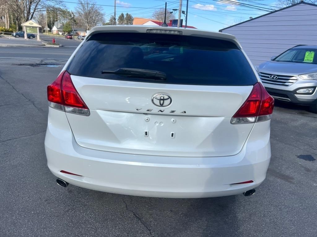 Toyota Venza FWD V6 2011