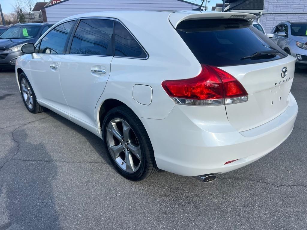 Toyota Venza FWD V6 2011