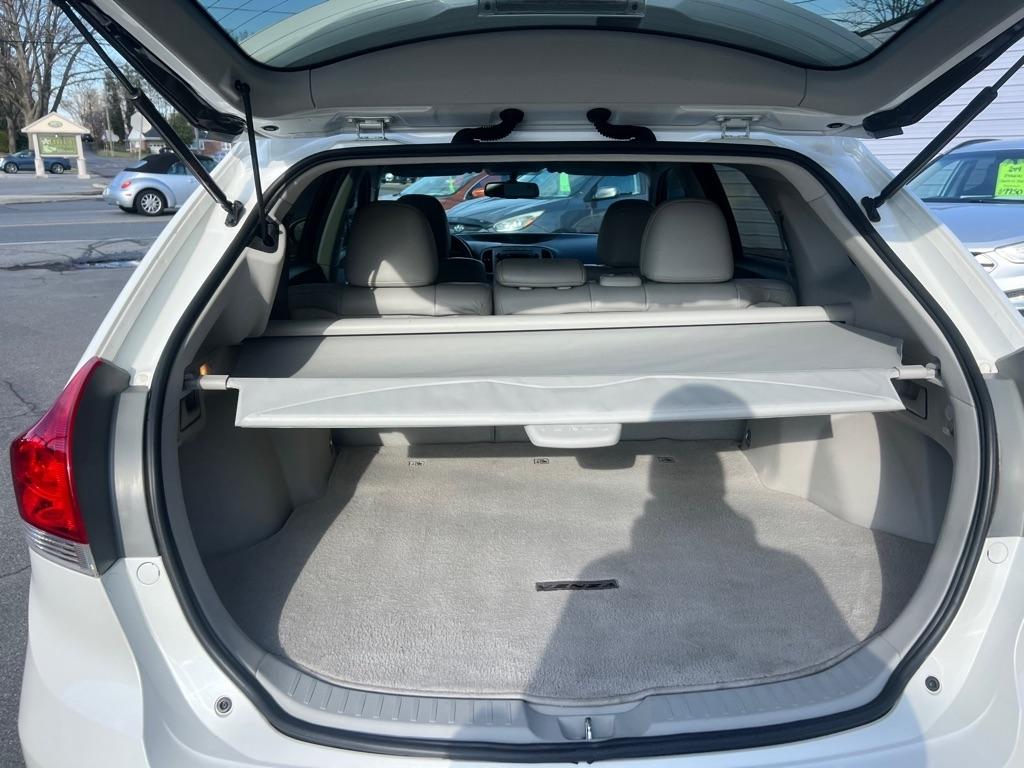 Toyota Venza FWD V6 2011