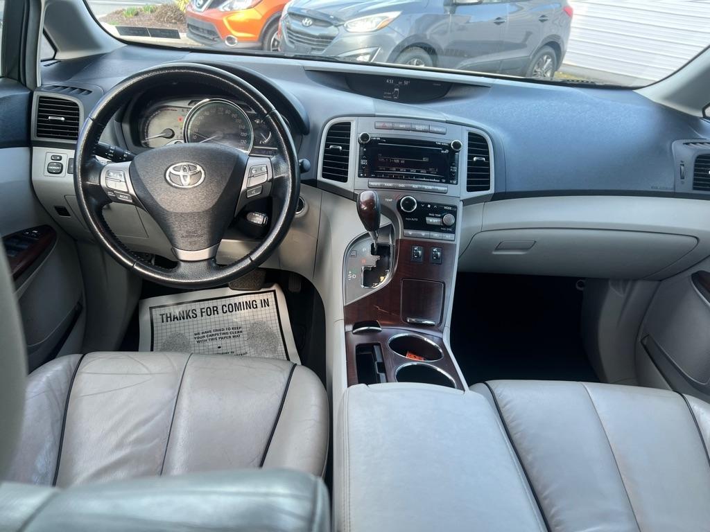 Toyota Venza FWD V6 2011