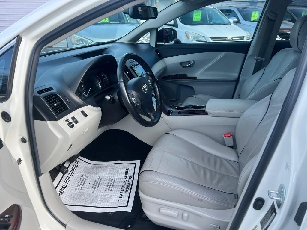 Toyota Venza FWD V6 2011