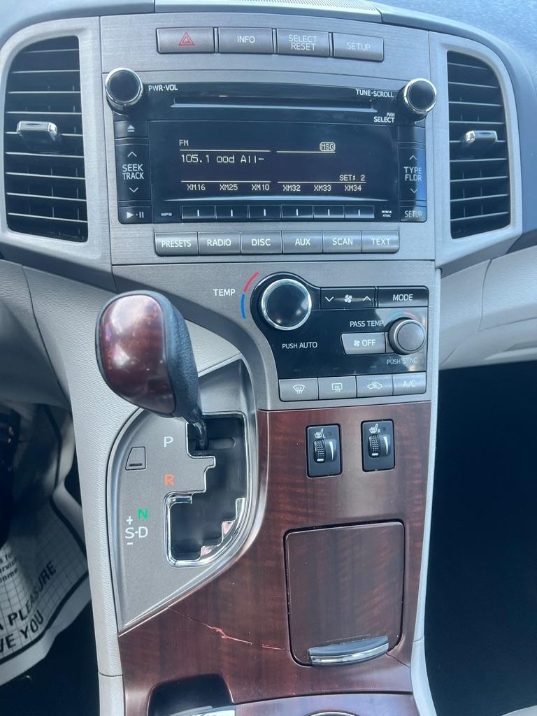 Toyota Venza FWD V6 2011