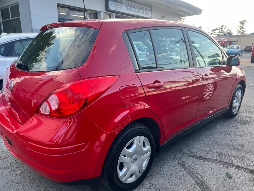 Nissan Versa 1.8 S Hatchback 2012
