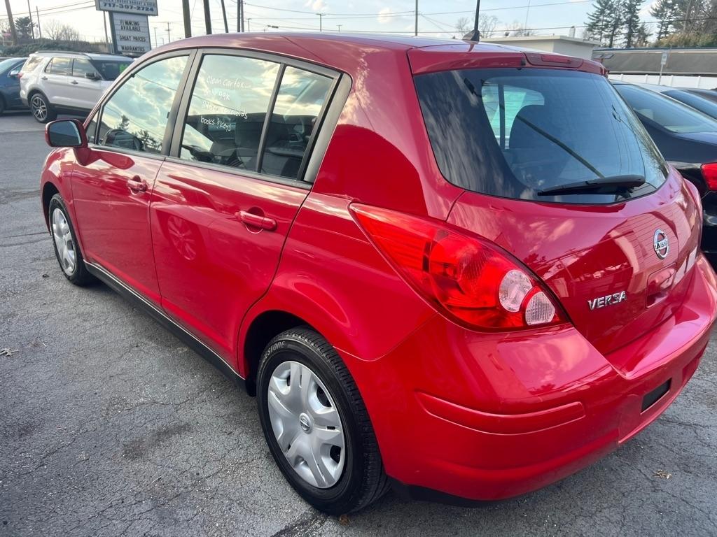 Nissan Versa 1.8 S Hatchback 2012