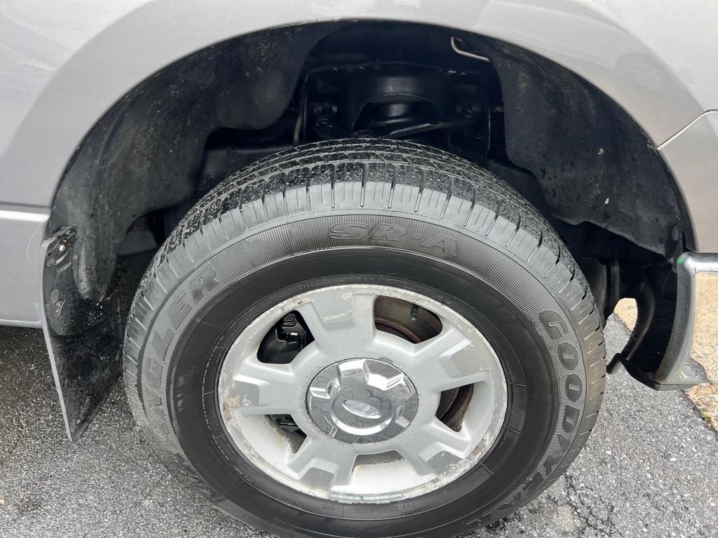 Ford F-150 XL SuperCrew 5.5-ft. Bed 4WD 2012