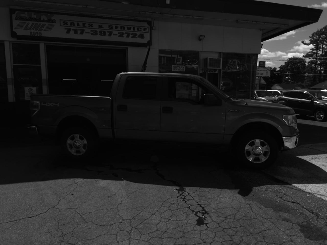 Ford F-150 XL SuperCrew 5.5-ft. Bed 4WD 2012