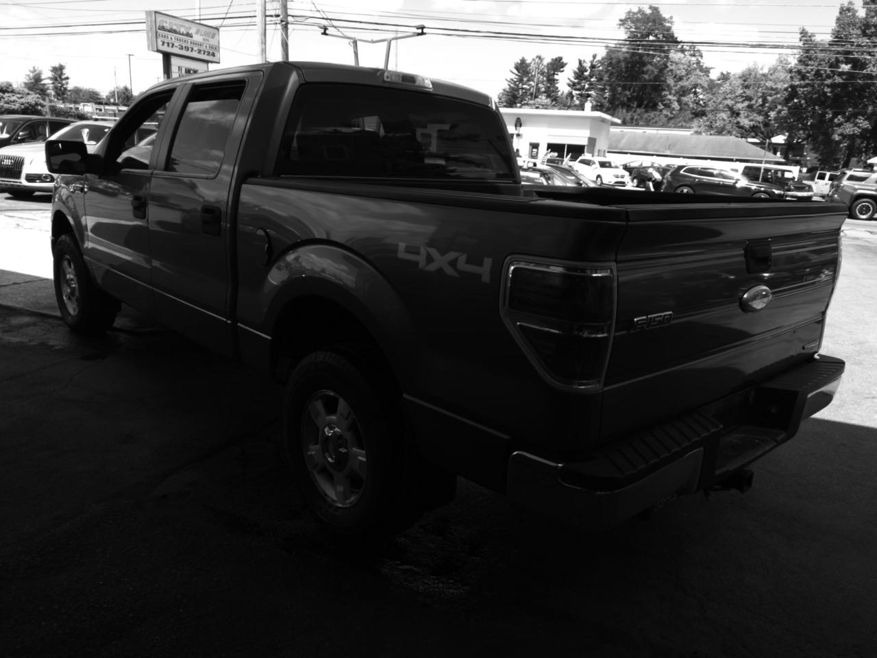 Ford F-150 XL SuperCrew 5.5-ft. Bed 4WD 2012