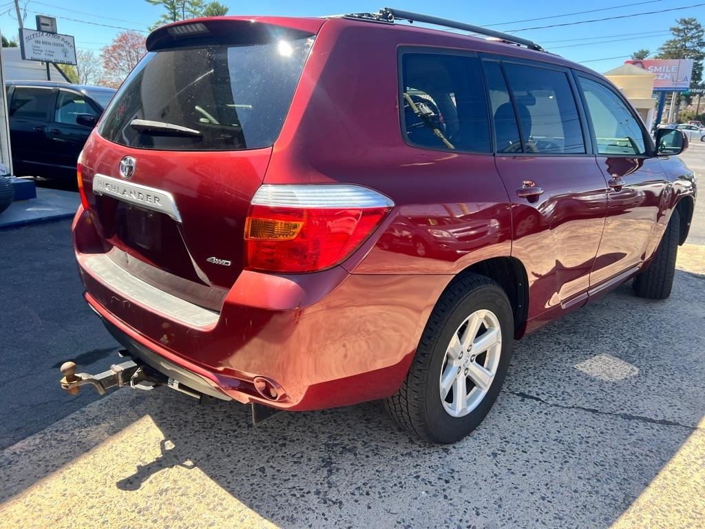 Toyota Highlander Base 4WD 2010