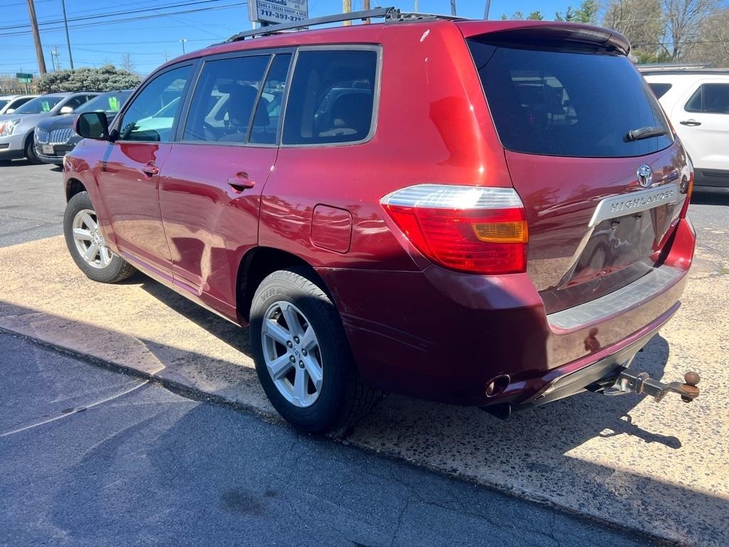 Toyota Highlander Base 4WD 2010