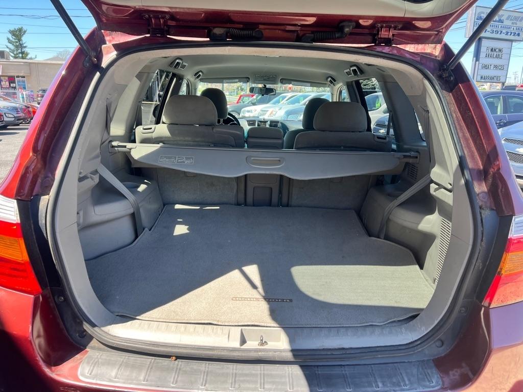 Toyota Highlander Base 4WD 2010