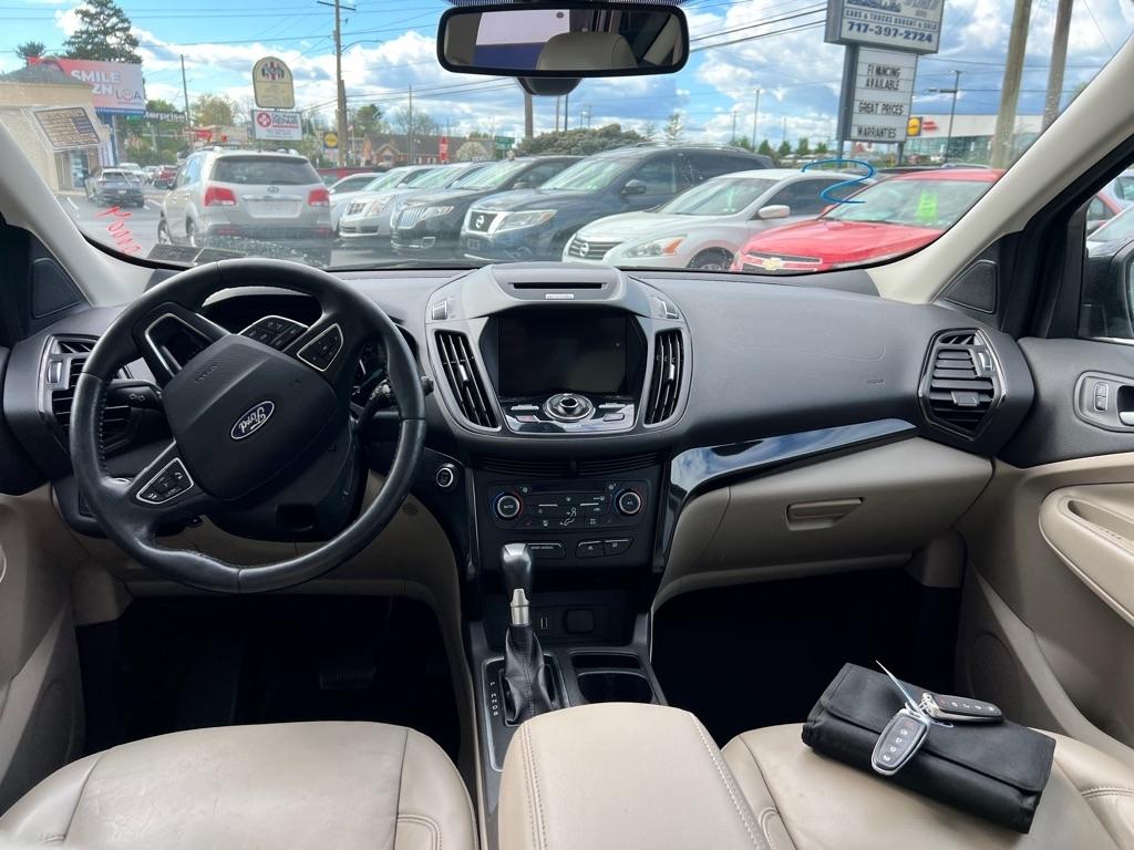 Ford Escape Titanium 4WD 2017