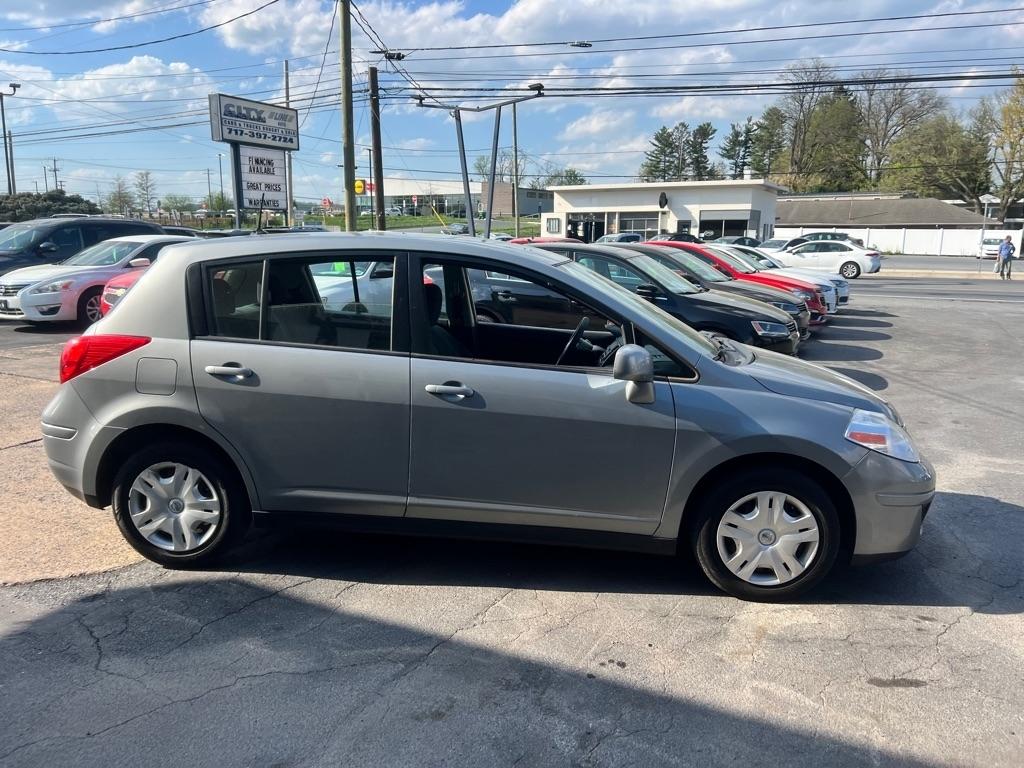Nissan Versa 1.8 S Hatchback 2012