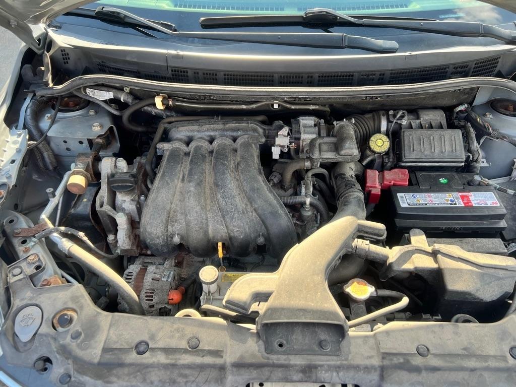 Nissan Versa 1.8 S Hatchback 2012