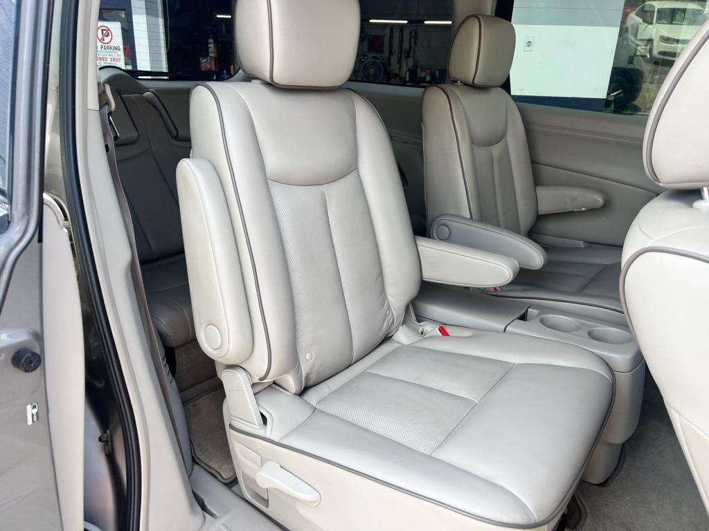 Nissan Quest 3.5 S 2011