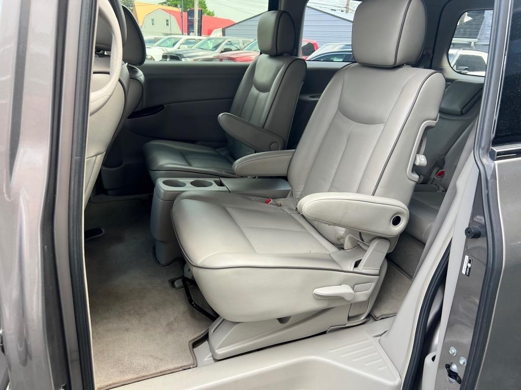 Nissan Quest 3.5 S 2011