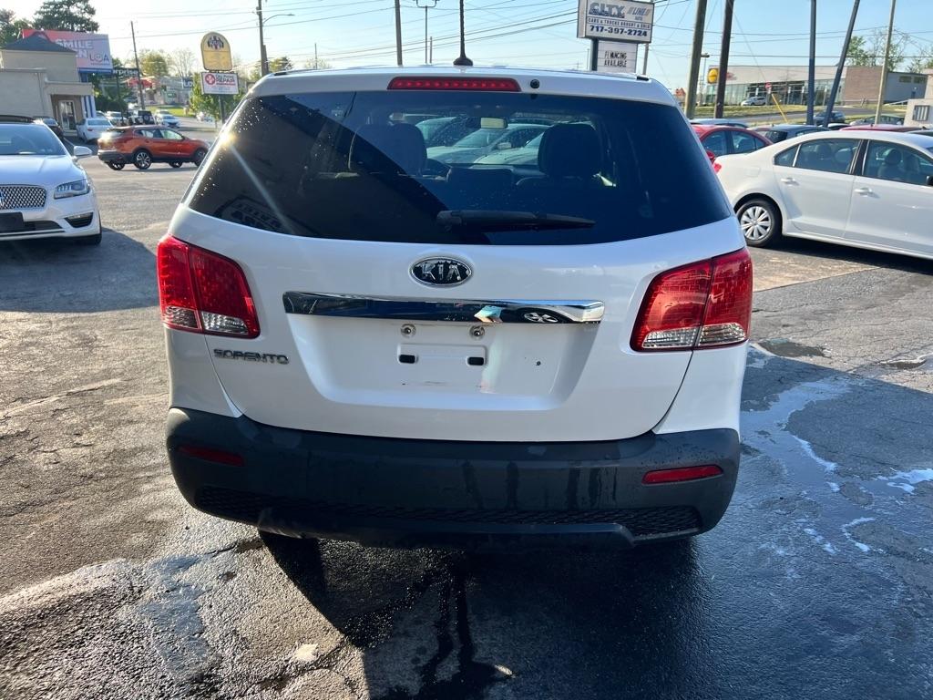 Kia Sorento LX 2WD 2011