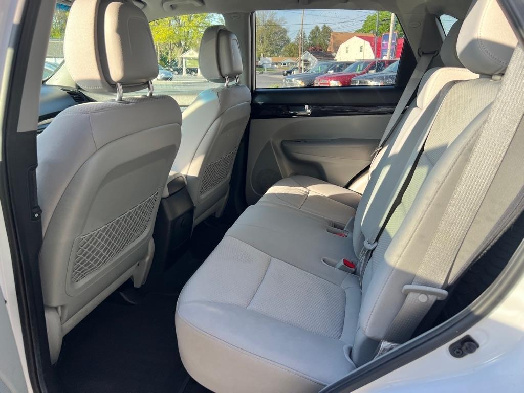 Kia Sorento LX 2WD 2011