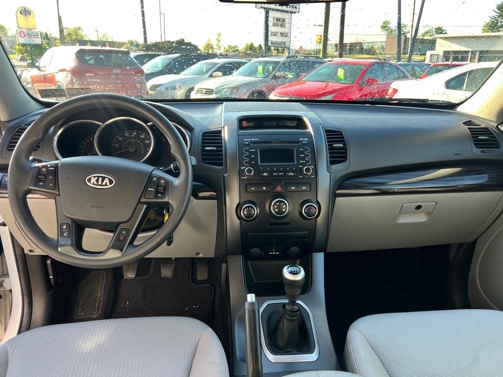 Kia Sorento LX 2WD 2011