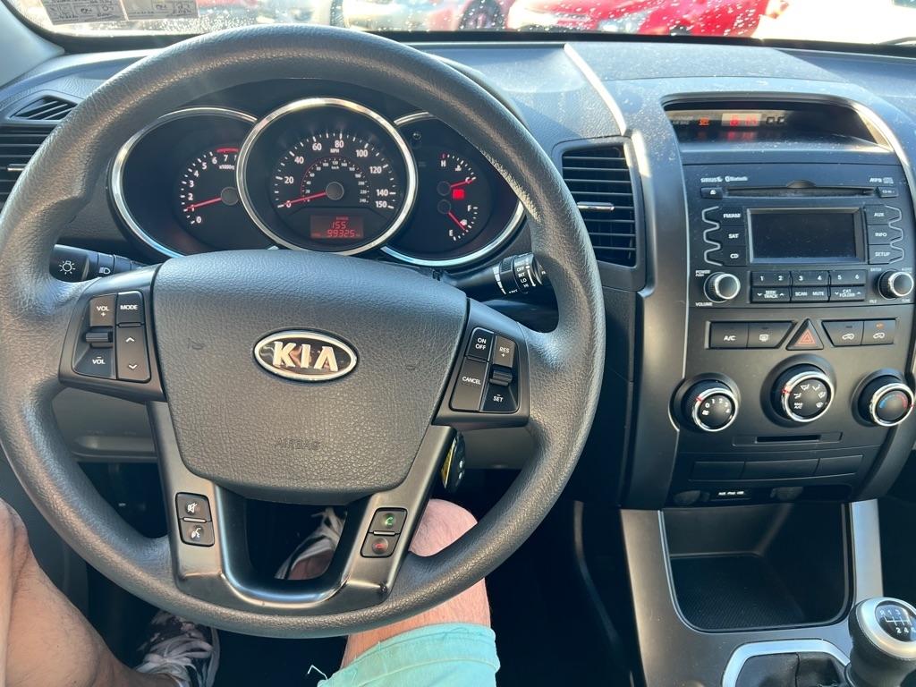 Kia Sorento LX 2WD 2011