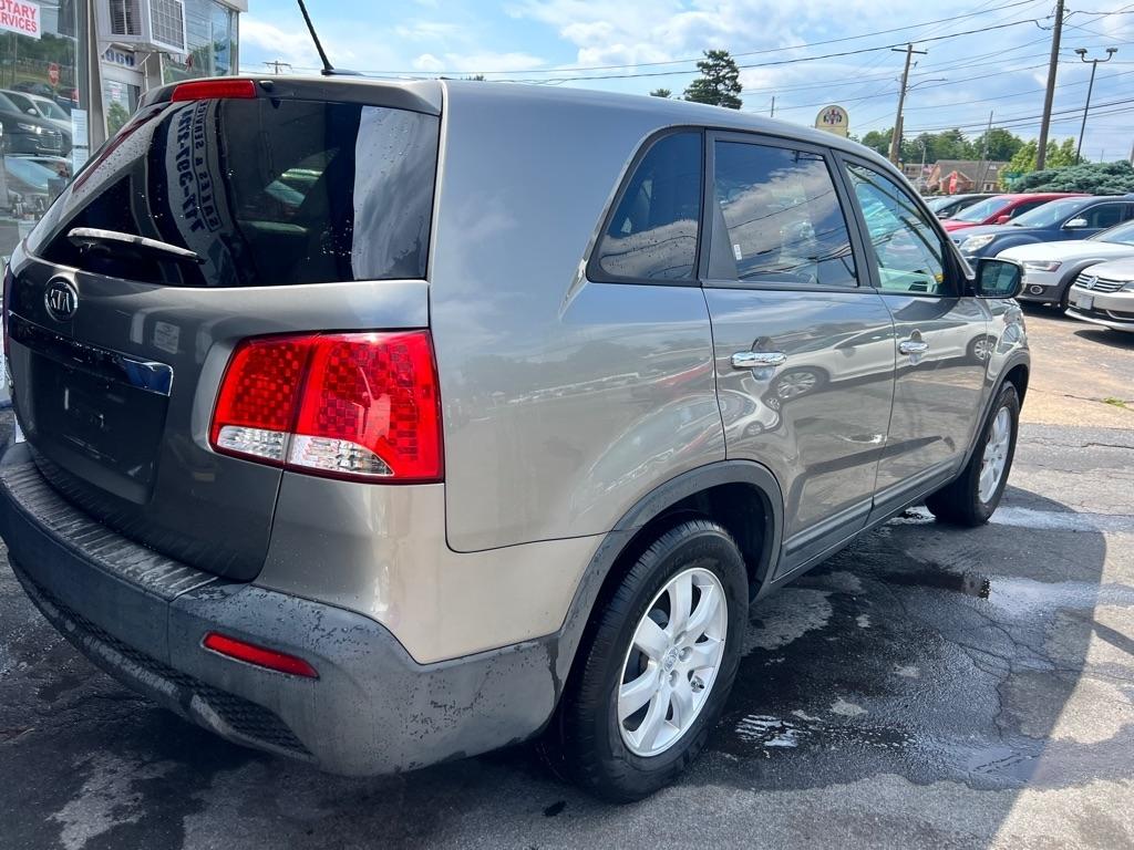 Kia Sorento LX 2WD 2011