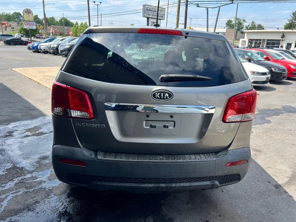 Kia Sorento LX 2WD 2011