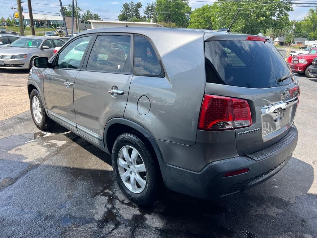 Kia Sorento LX 2WD 2011