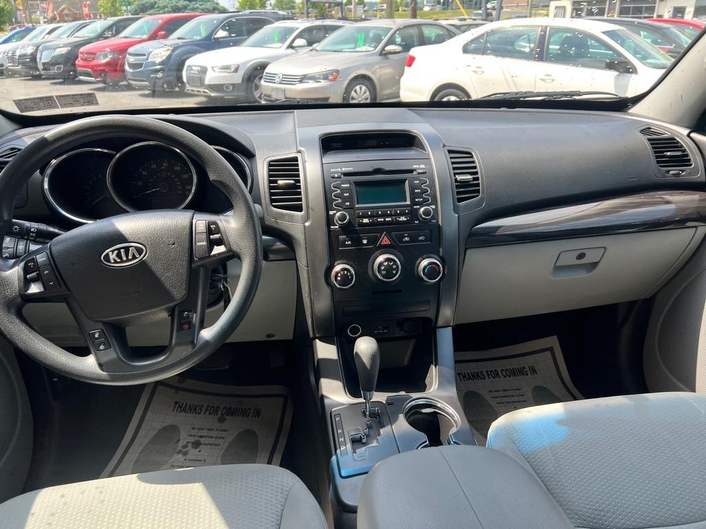 Kia Sorento LX 2WD 2011