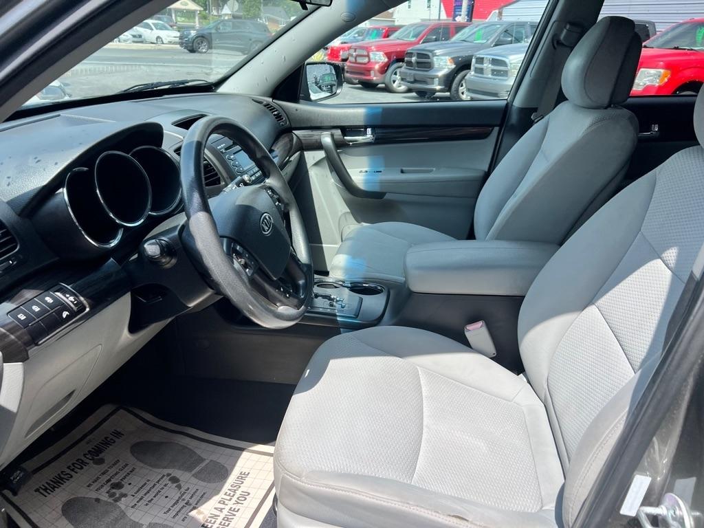 Kia Sorento LX 2WD 2011