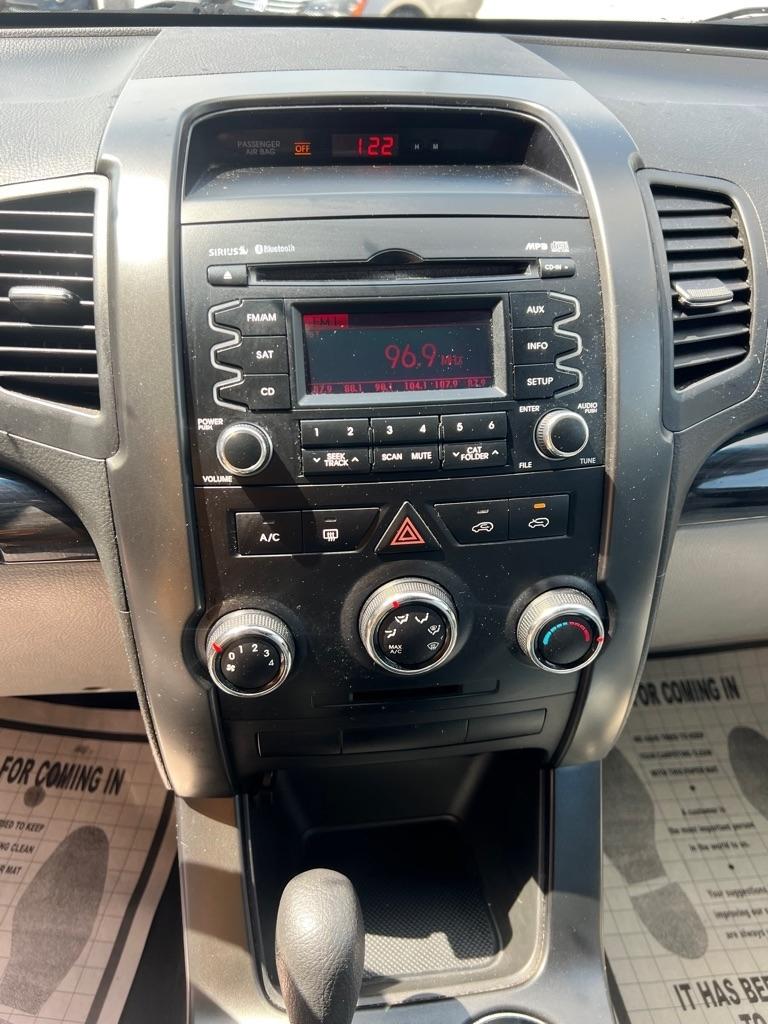 Kia Sorento LX 2WD 2011
