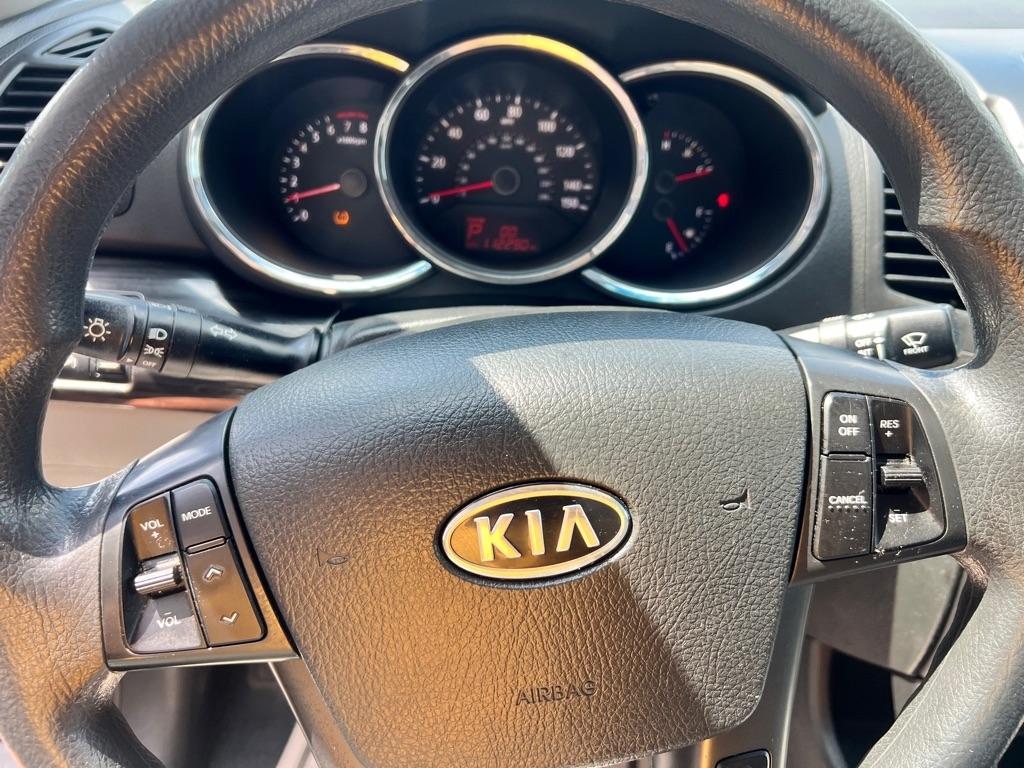 Kia Sorento LX 2WD 2011