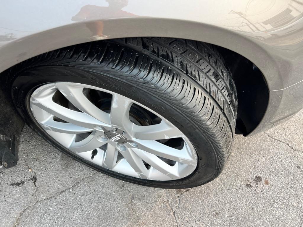 Audi A4 2.0T Sedan quattro Tiptronic 2014