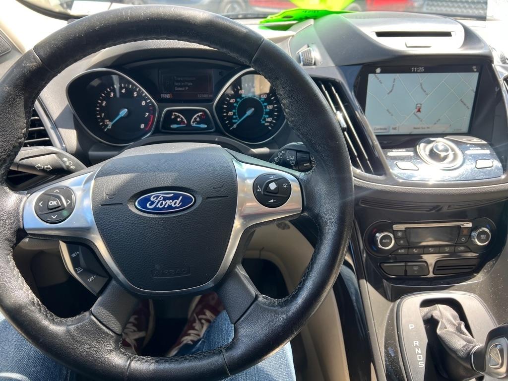 Ford Escape Titanium 4WD 2016