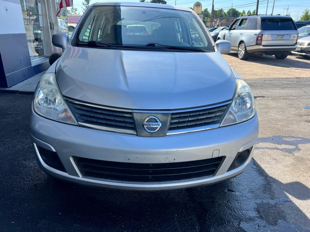 Nissan Versa 1.8 S Hatchback 2009